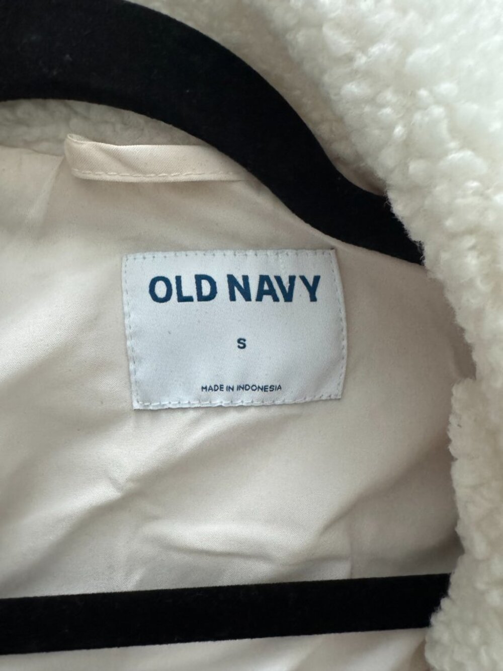 Old Navy Women's Sherpa Coat - Picture 2 of 2